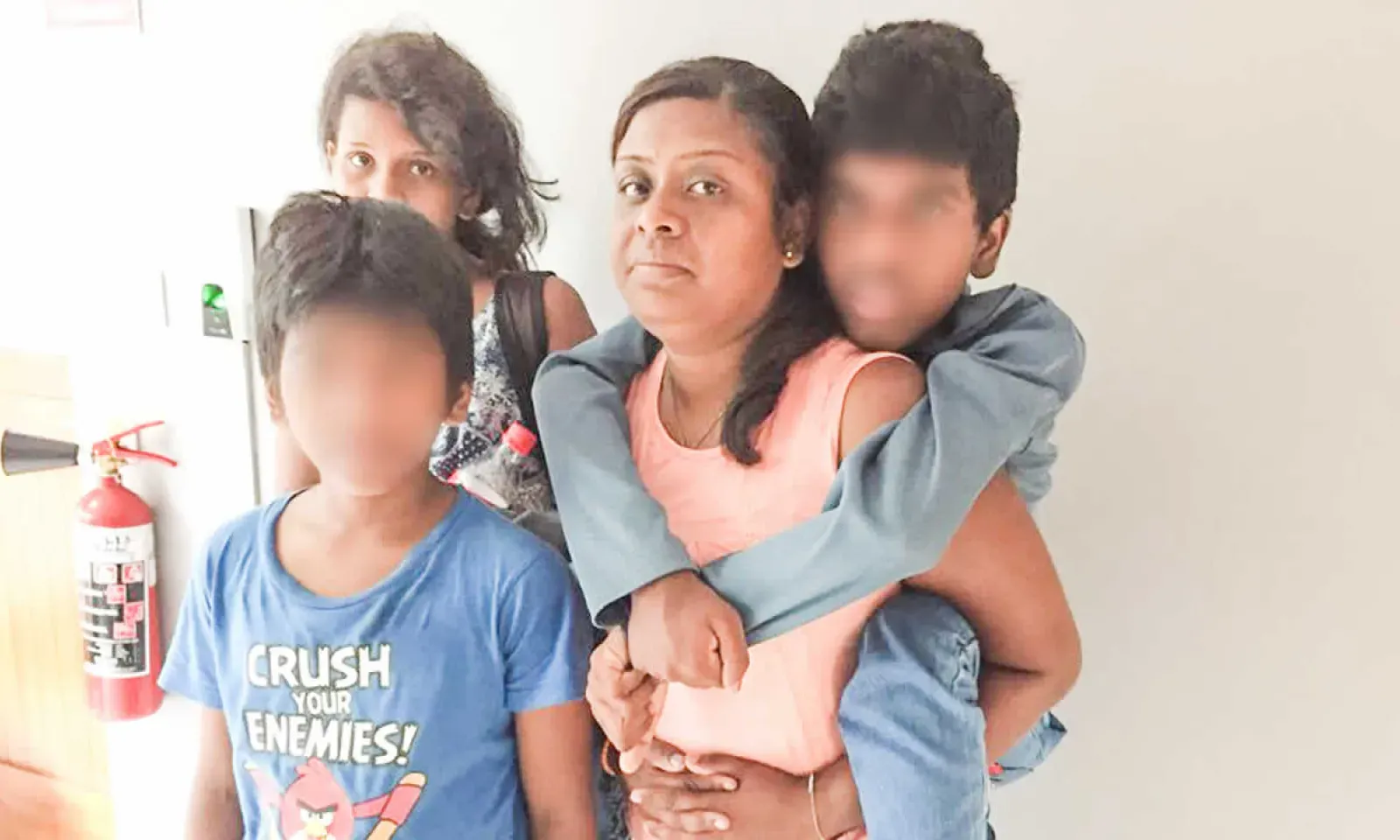 Pooja et ses trois enfants