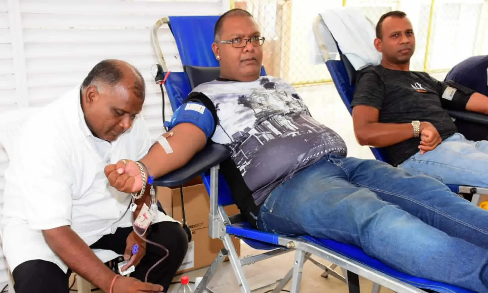 Mega Blood Donation dans les locaux du Défi Media Group