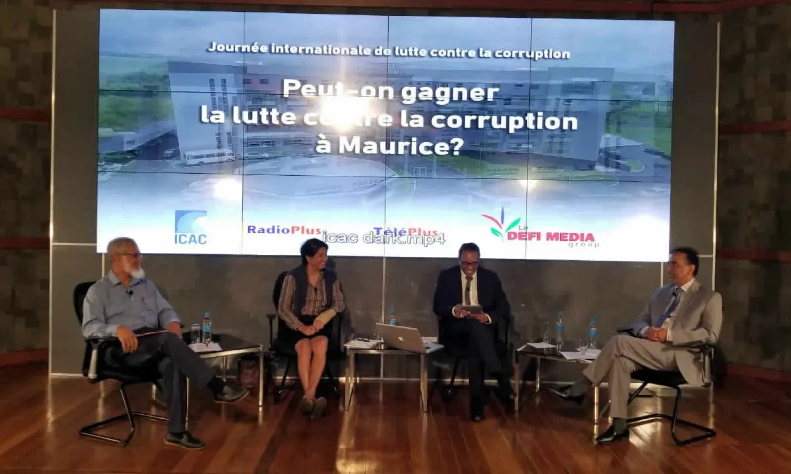 Les invités du Grand Journal