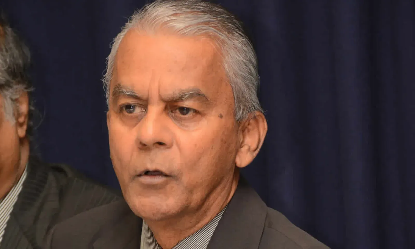 Ramesh Basant Roi gouverneur  de la Banque centrale.