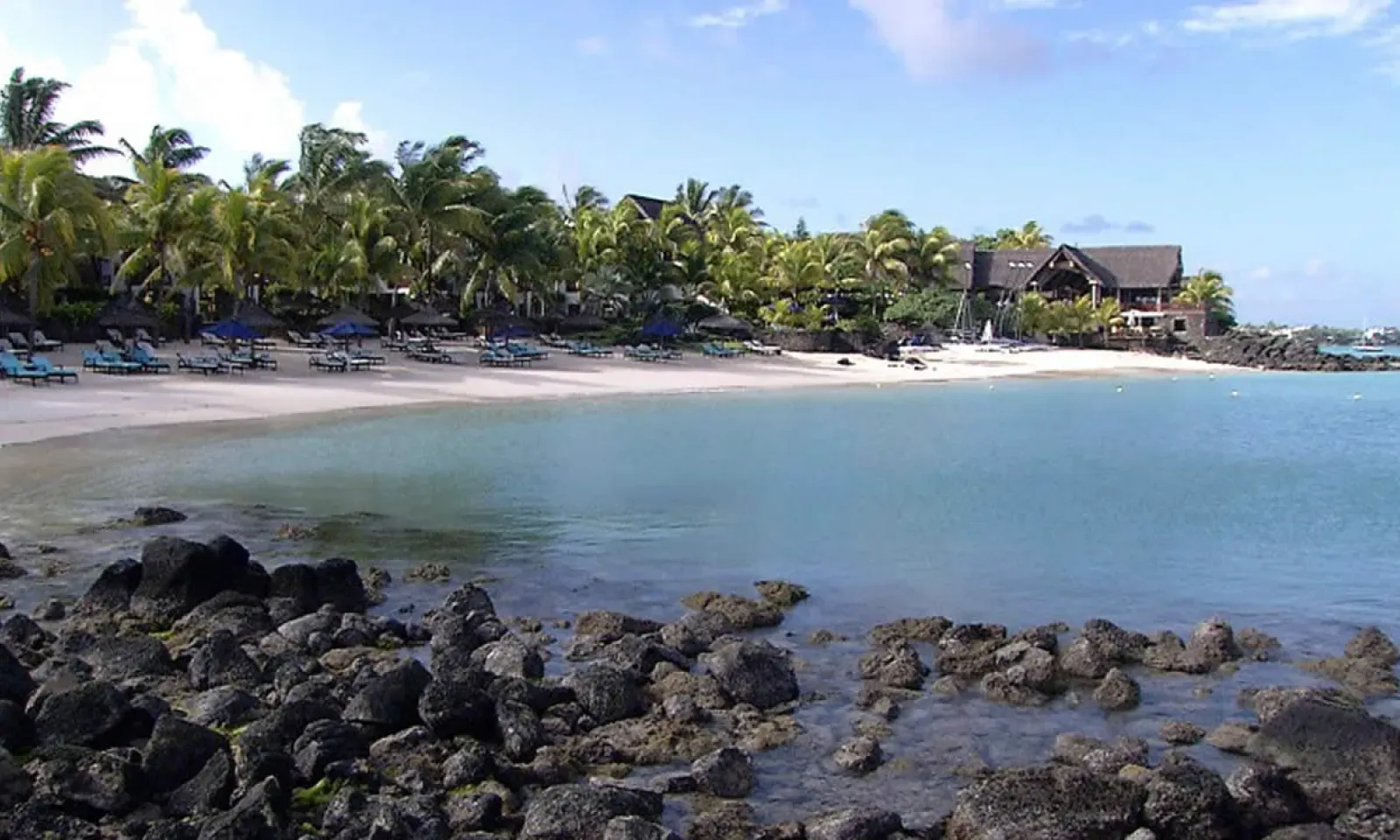 L’acquisition des actions de NMH ne fera pas l’objet d’une enquête.