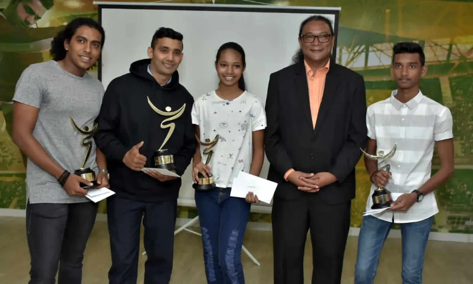 Zeness Montre To Talan  