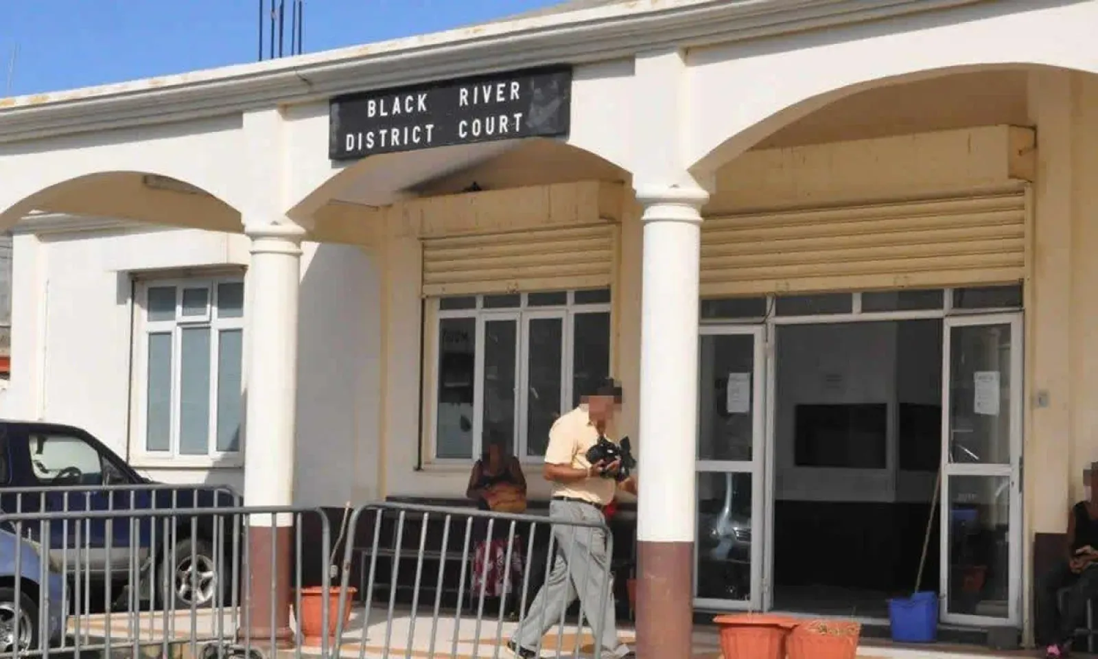 Une accusation provisoire de « drug dealing » est retenue contre Jina Brigida Prosper devant le tribunal de Bambous.