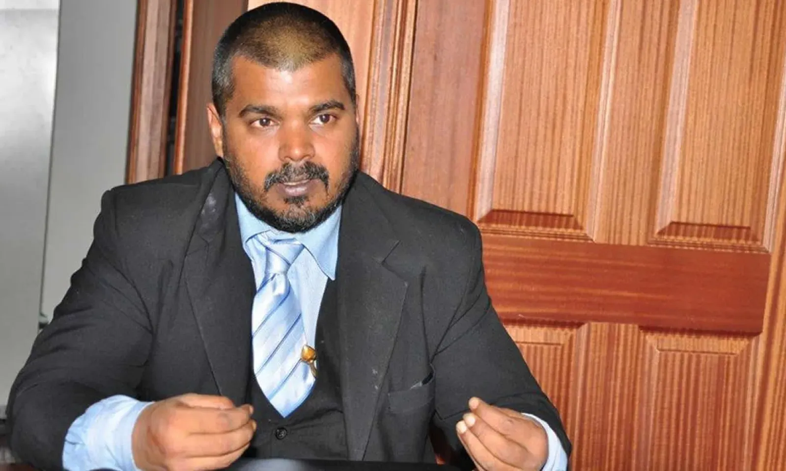 Me Kaviraj Bokhoree, avoué.