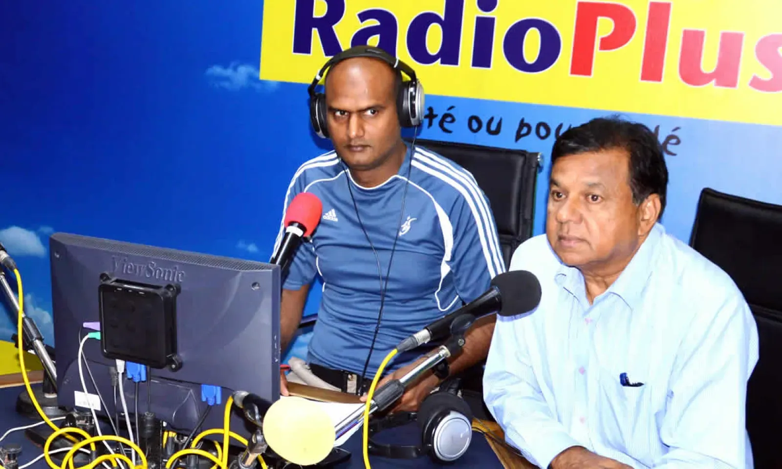 Nawaz Noorbux et Jugdish Joypaul à l’œuvre. 