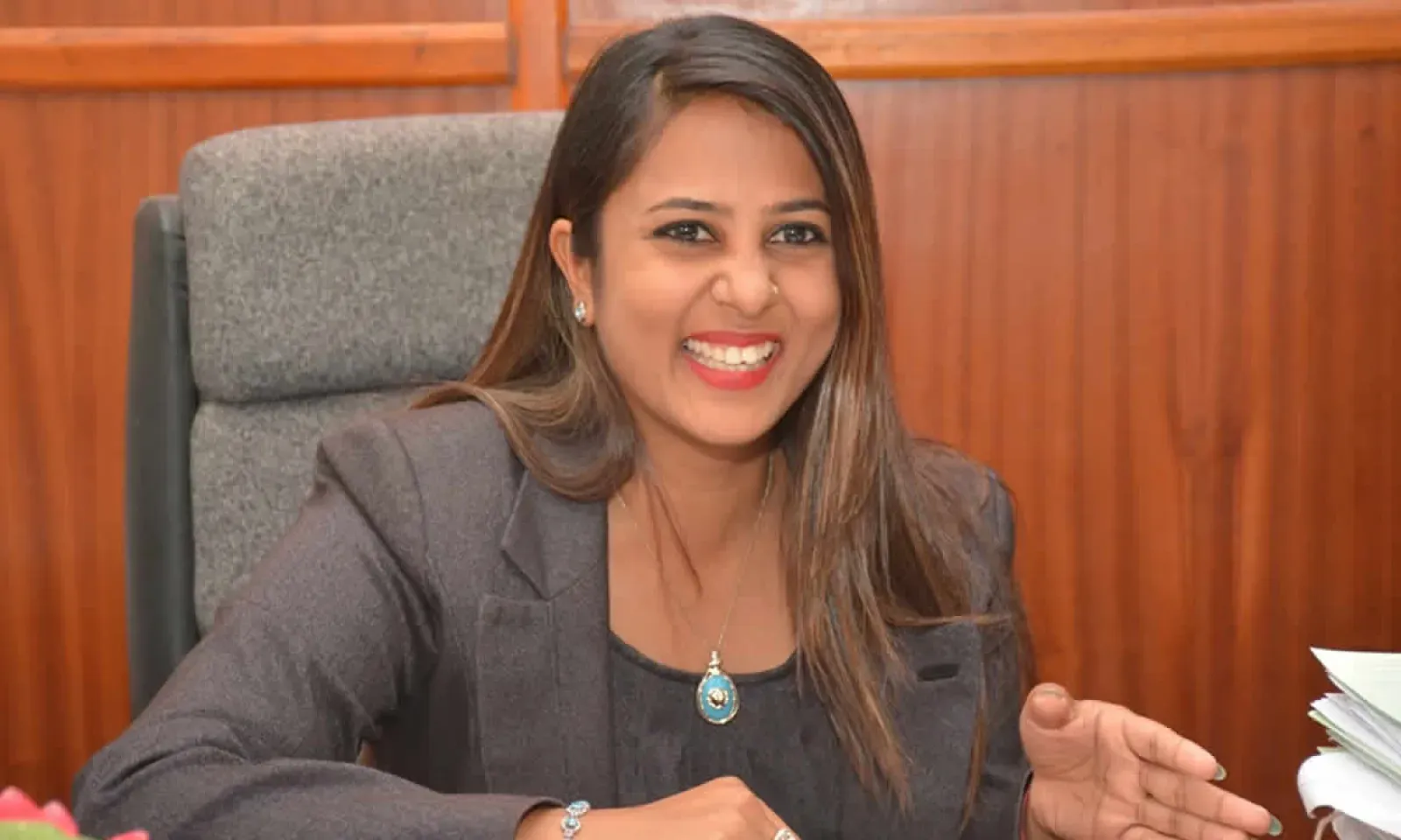 Me Doordarshini Busgeet