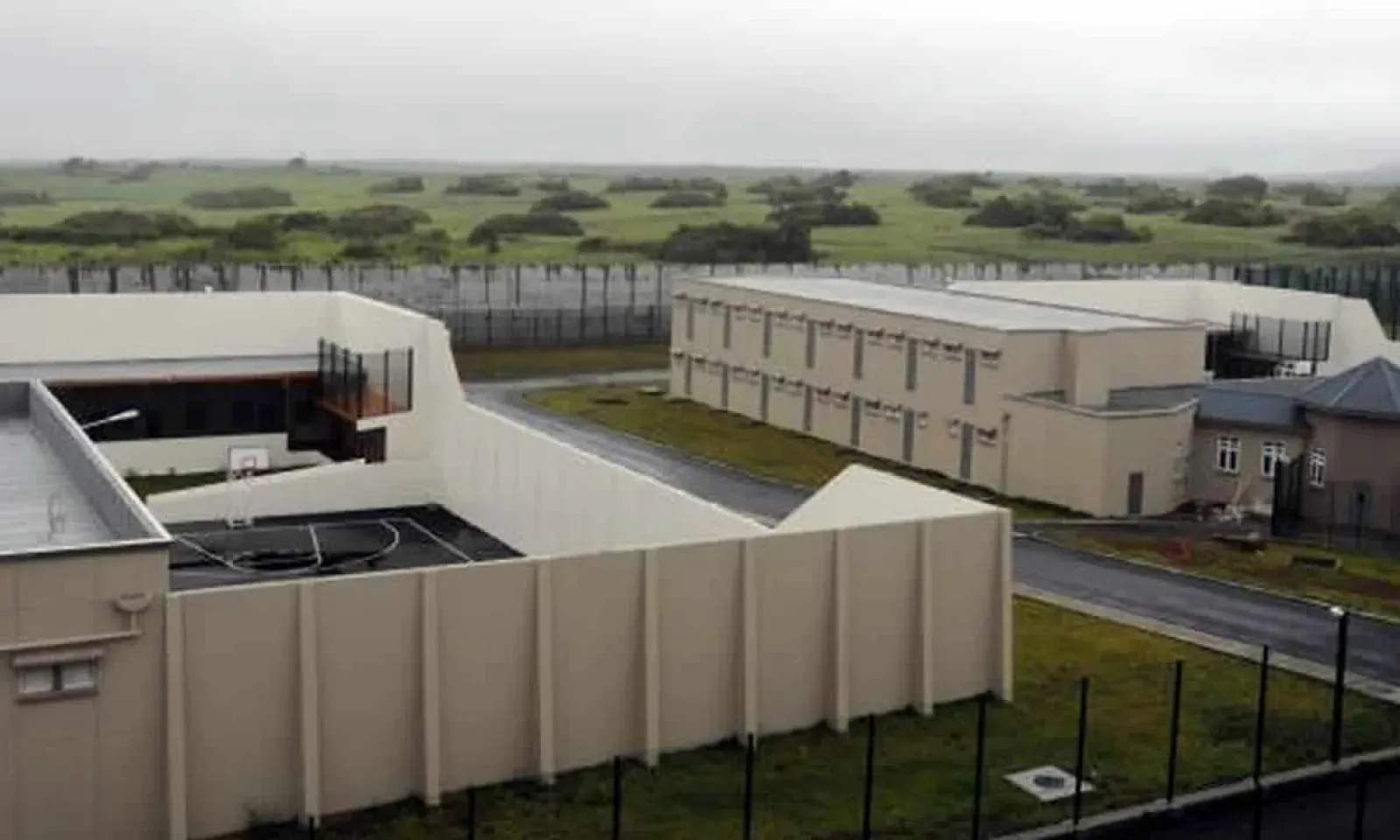 Le marchand ambulant est détenu à la prison de Melrose.