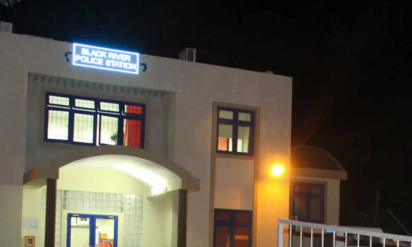 police de Rivière-Noire