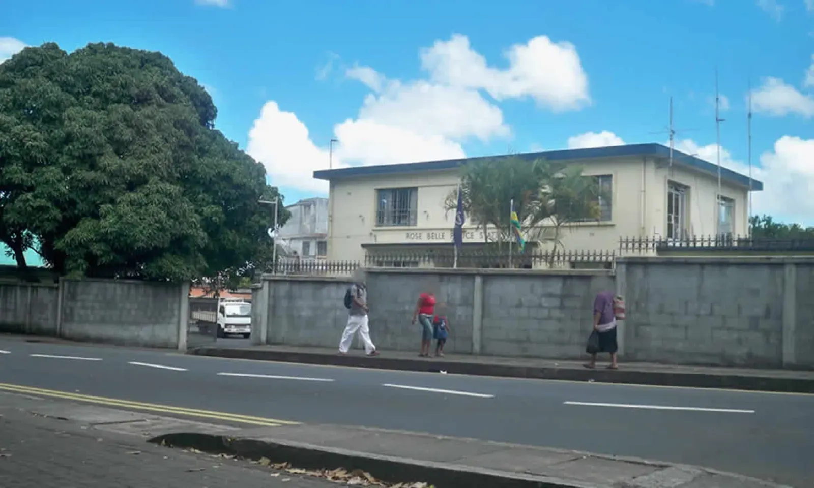 station police rose belle