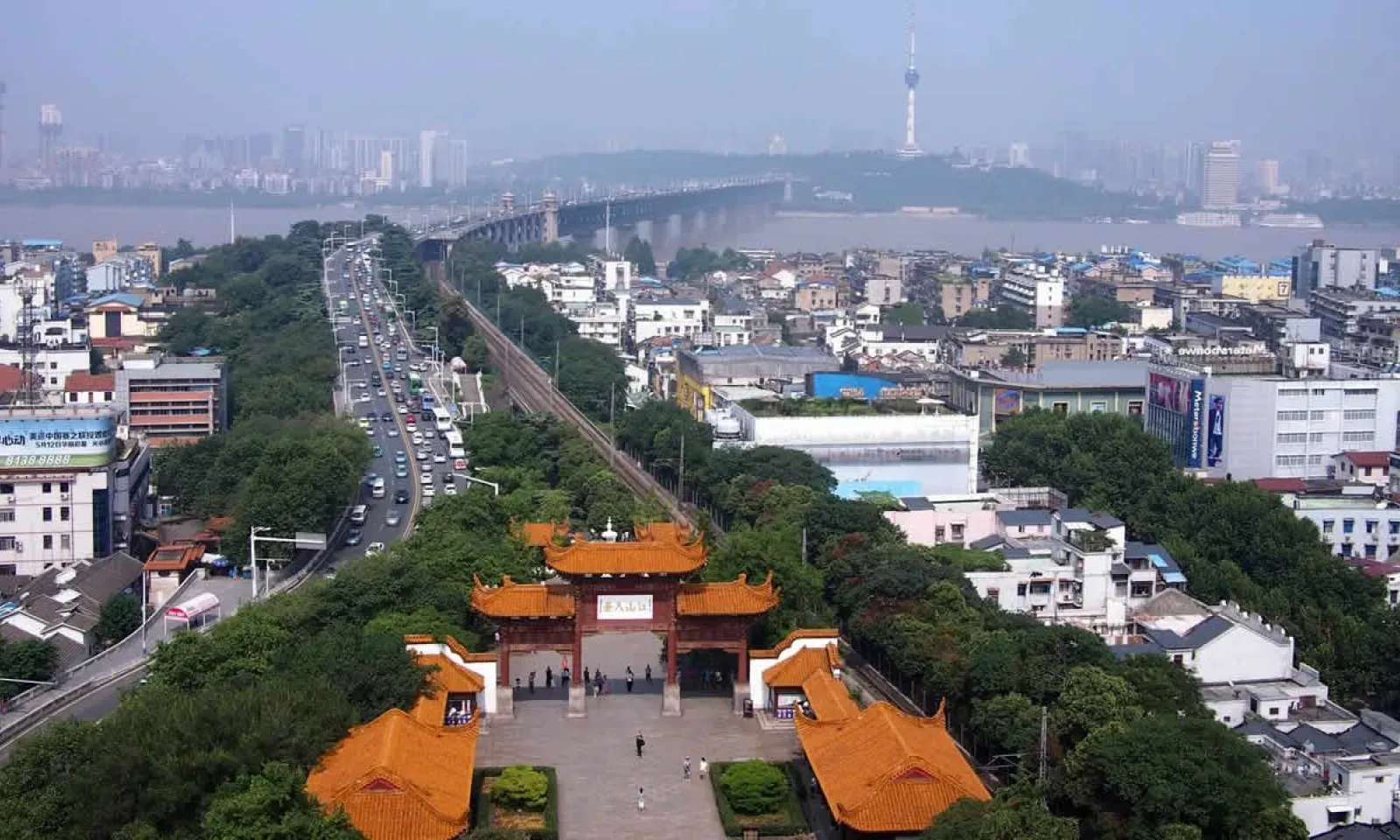 La cité de Wuhan compte plus de 10,6 millions habitants.
