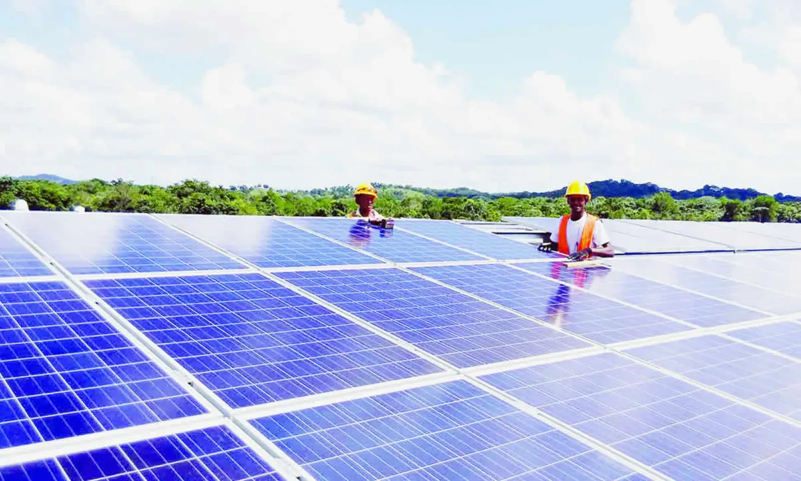 Le parc solaire devrait produire de l’énergie exportable sur le réseau pendant au moins six heures par jour.