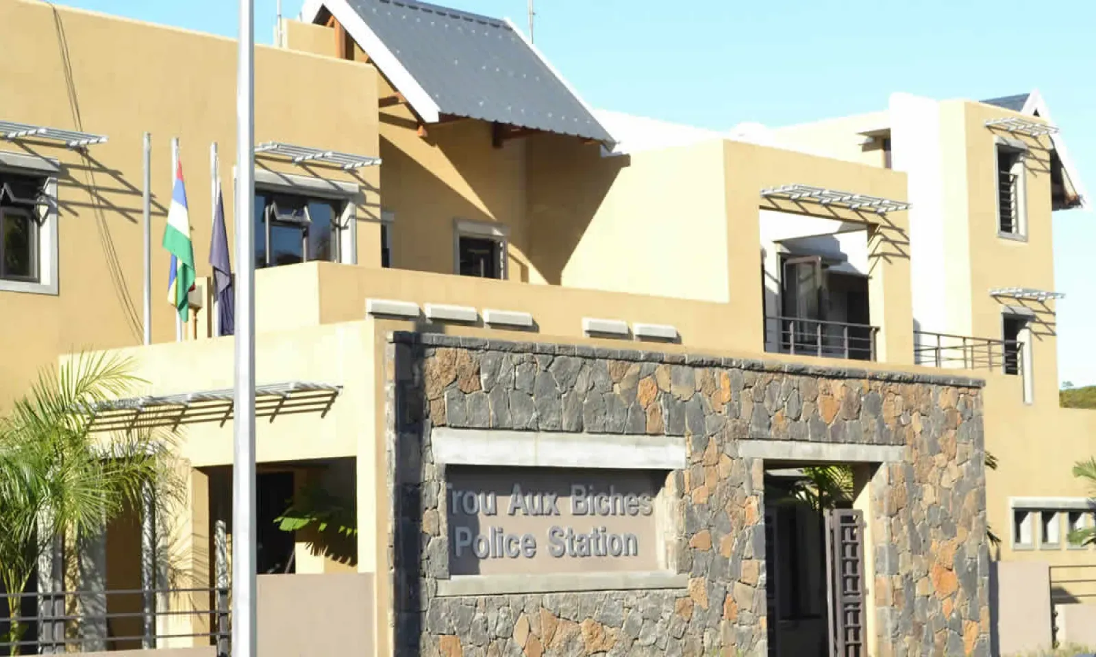 station de police trou-aux-biches