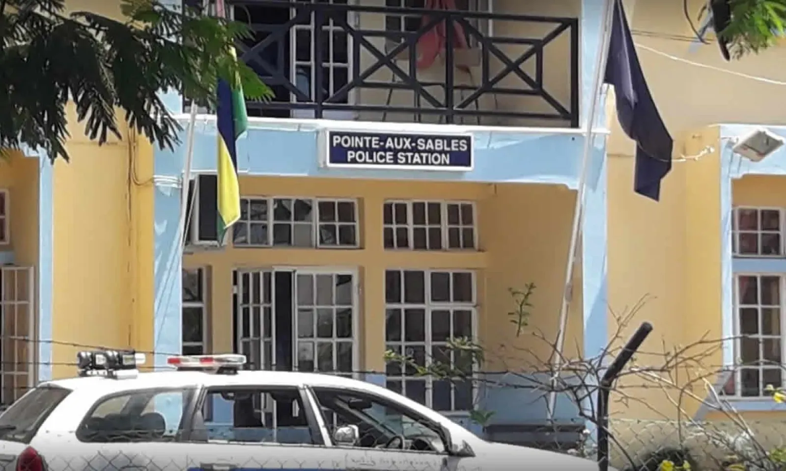 Pointe aux sables police