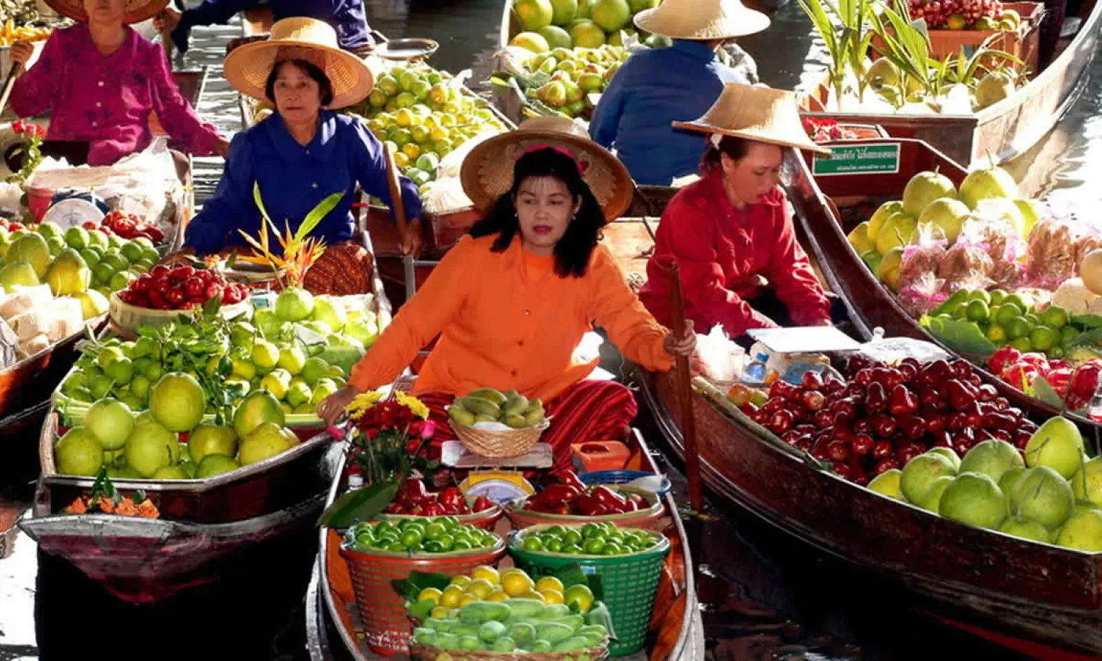 Damnoen Saduak Floating Market