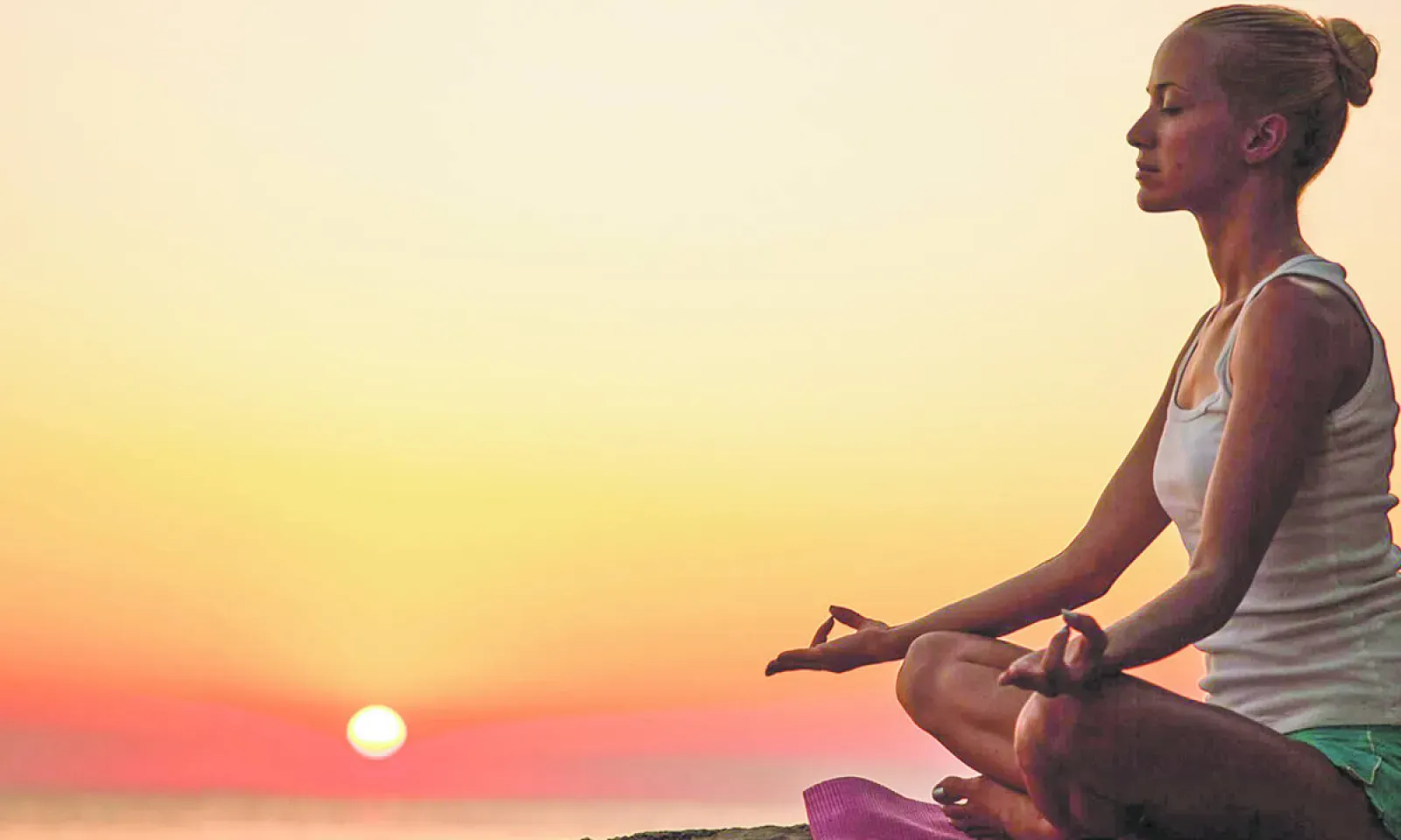 La pratique de la méditation peut aider à mieux gérer le stress.