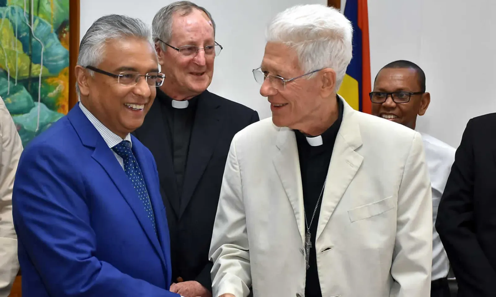 le Premier ministre Pravind Jugnauth et le Cardinal Maurice E. Piat