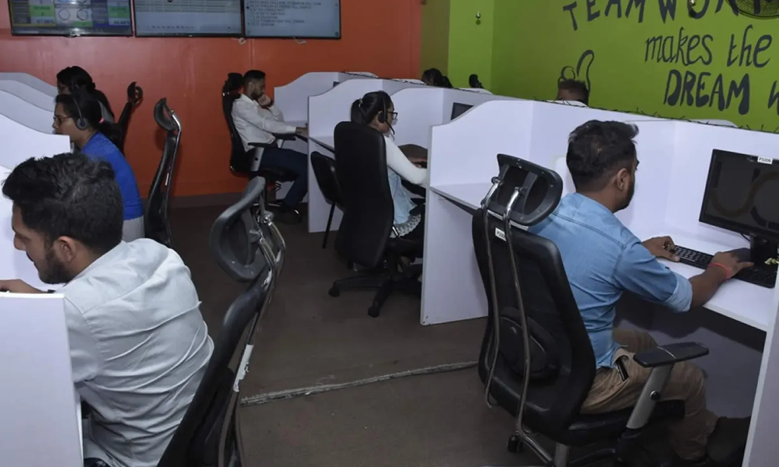 Jusqu’à 4 000 appels sont traités par jour en période de pointe.