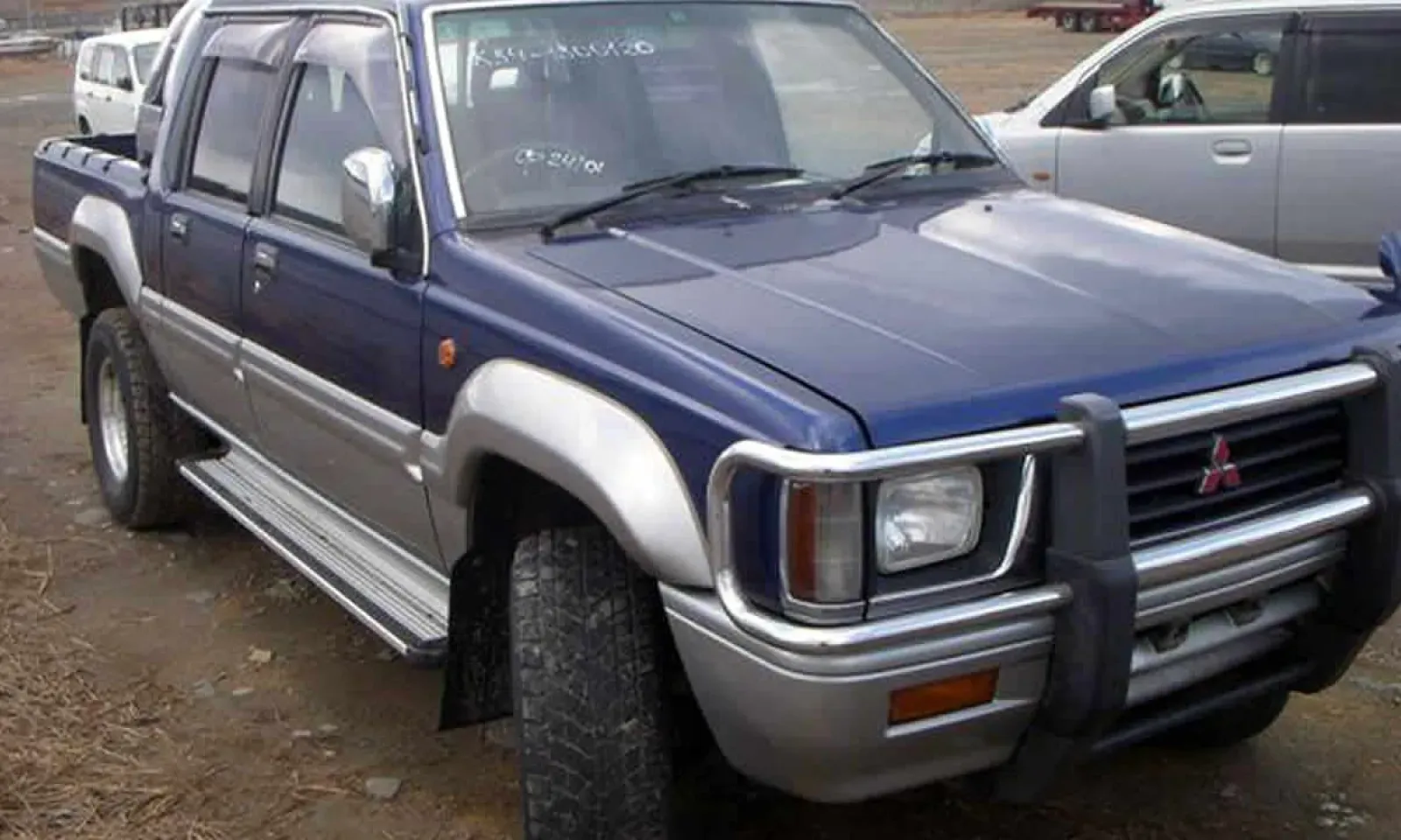 Mitsubishi Strada