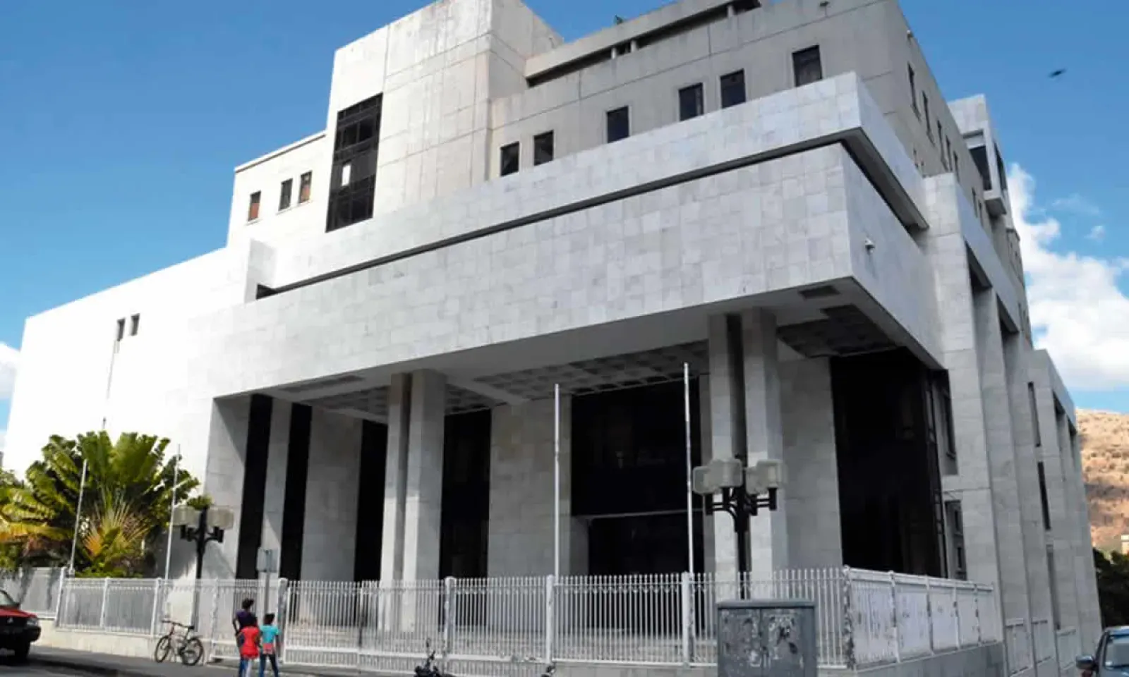 En cour : Dodo baba malgré la forte chaleur