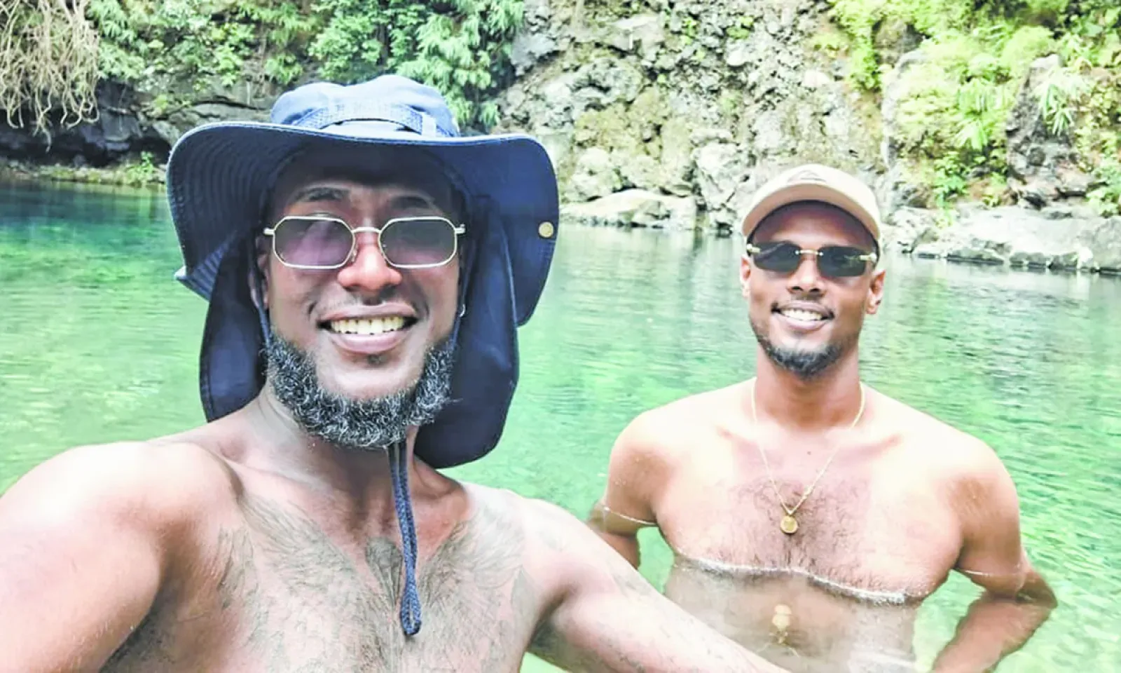 Les cousins Avi (à l’arrière-plan) et Gavesh étaient inséparables.