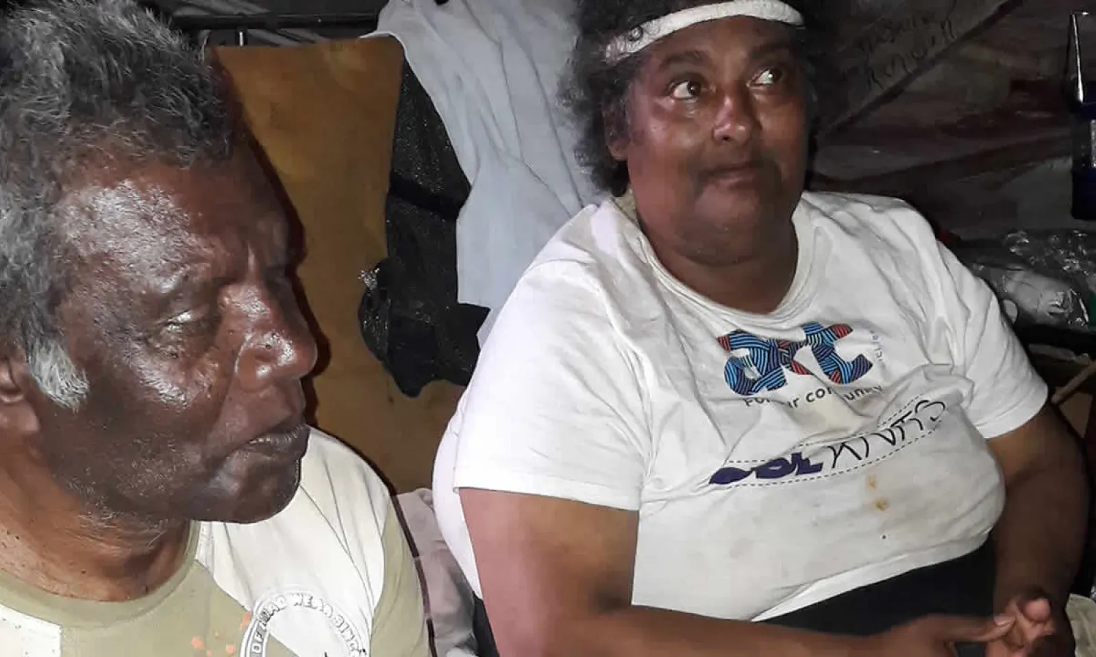 Indira et Ram, qui ne jouissent pas d’une bonne santé, vivent avec leur fils qui est lui aussi malade.