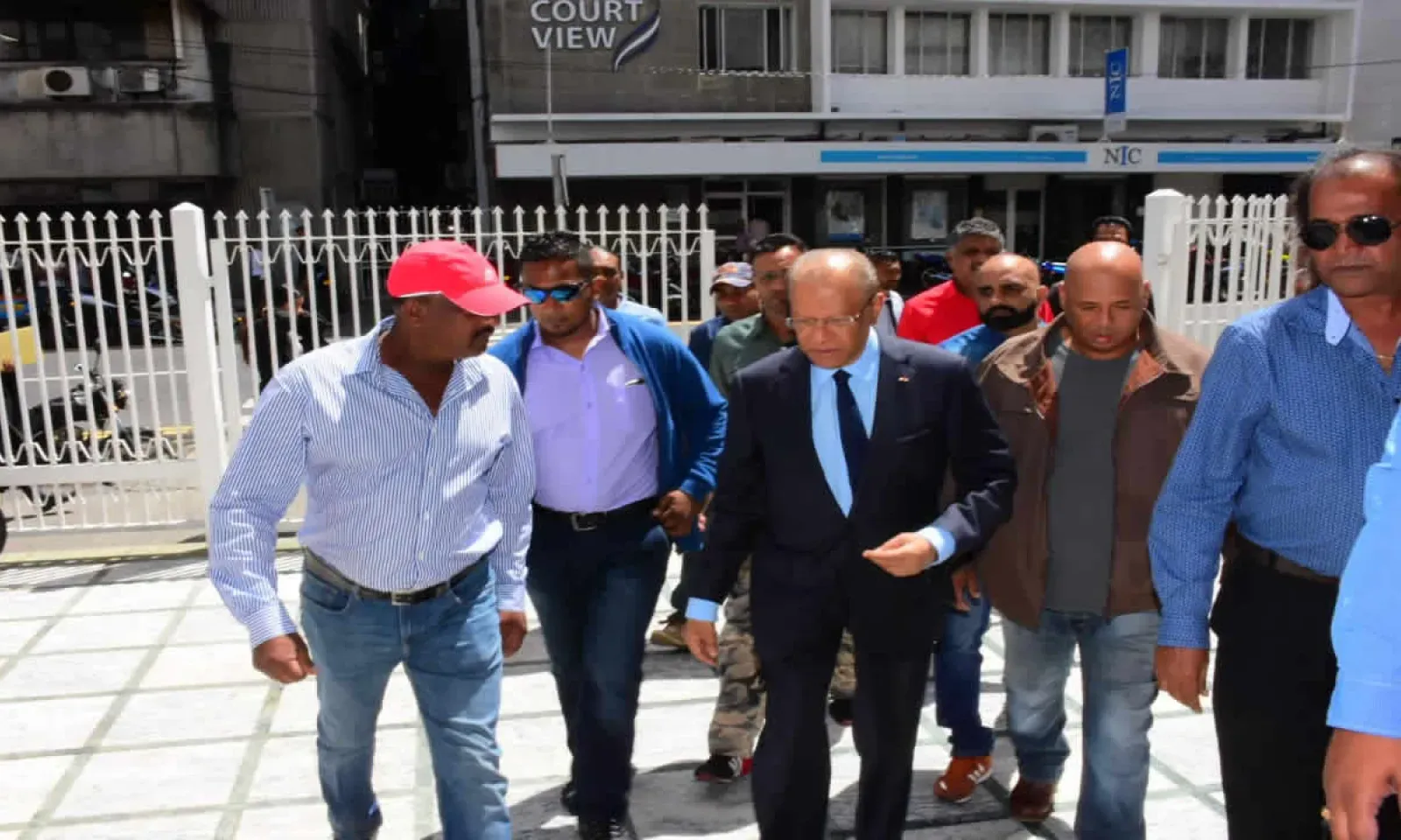 Navin Ramgoolam cour