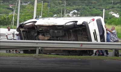 Montebello : un van se renverse 