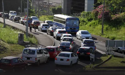 Embouteillages : la construction d’un autopont de Rs 500 M à Ébène à l’étude