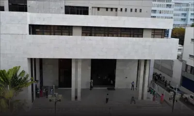 En cour intermédiaire : poursuivi pour le viol de la mère de son ami, il parle de complot