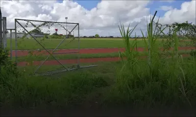 Infrastructure négligée : qui gère le stade de Rose-Belle ?