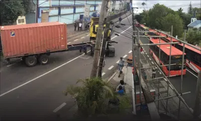 Phoenix : un poids lourd cause un embouteillage monstre