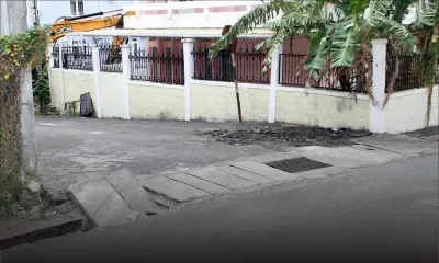 Rue Bancilhon, Port-Louis : un poids lourd endommage les slabs