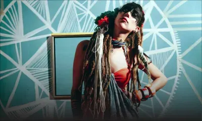 Mode : Incursion dans l’univers décalé de Gaëlle Bazire