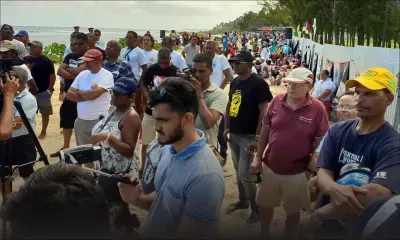 Aret kokin nou laplaz : pour un gel des projets hôteliers 