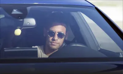 Neymar annonce son départ du Barça à ses coéquipiers