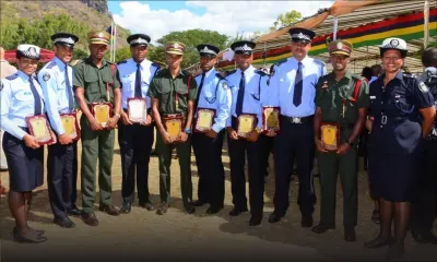 467 nouvelles recrues dans la force policière : une académie de police en préparation et récompenses pour les policiers lors des 10es JIOI 