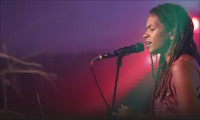 Emlyn remporte le concours : « Konpoz to Lamizik » 