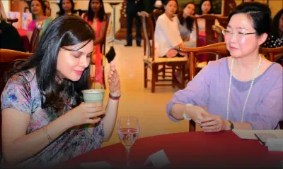 Sous le charme de la culture chinoise : les épouses des ministres se prêtent au jeu