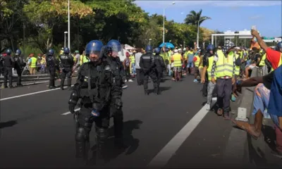 Crise sociale à La Réunion : des Mauriciens racontent la situation chaotique