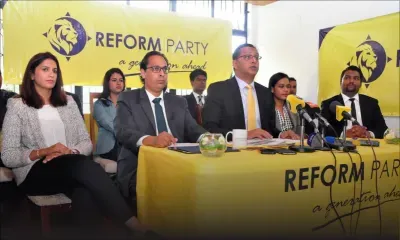 Roshi Bhadain défend Akilesh Deerpalsingh et réclame la révocation de Sudhir Sesungkur