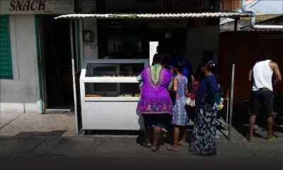 Chez Feroz Bhoyroo : chauds les gâteaux piments !