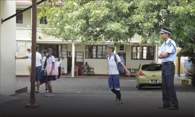 Contrôle d’accès : aucun parent n’entrera dans une école sans autorisation 