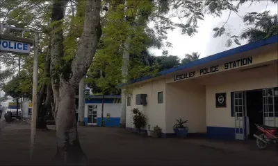 La dame est en route pour la maison : un présumé pervers l’agresse et commet des attouchements