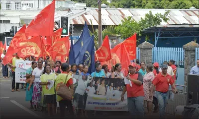 Conditions de travail : marche pacifique de la CTSP à Rose-Hill