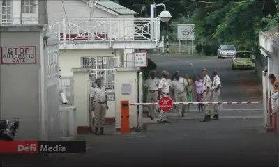 Prison Beau-Bassin : un gardien de prison arrêté avec des feuilles de cannabis dissimulées dans ses vêtements 