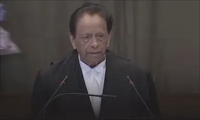 À La Haye : la dernière fois que SAJ a porté sa toge