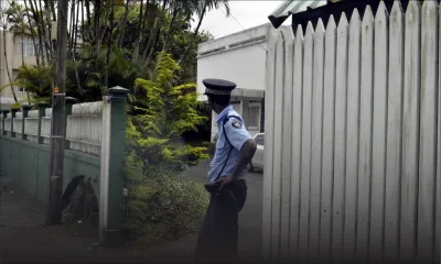La voiture d’Anil Gayan endommagée