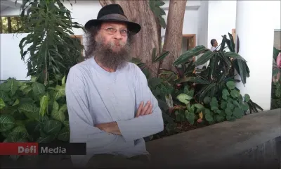 Le ministre des Arts et du patrimoine culturel Avinash Teeluck rend hommage à Firoz Ghanty