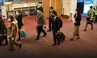 20 réfugiés ukrainiens arrivent à Tokyo dans un avion gouvernemental japonais