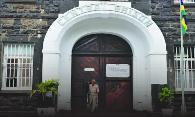 Perquisition à la prison centrale: saisie d’armes tranchantes de portables et de chargeurs